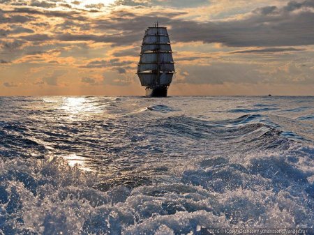 Корабли в море