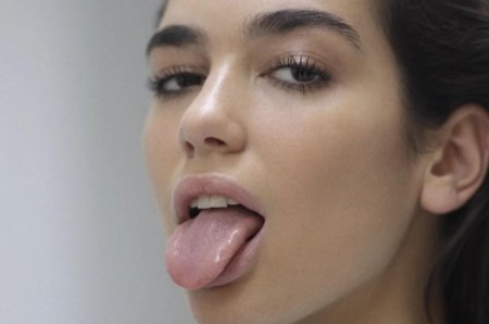 Dua lipa tongue
