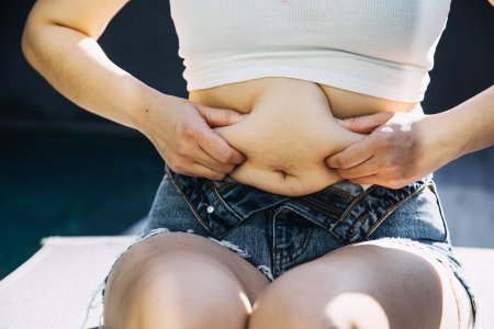 Жир на животе