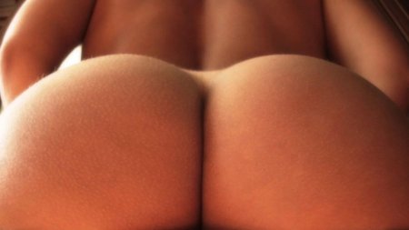 Голые женские жопы
