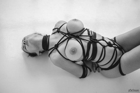 Связанные девушки с большими сиськами