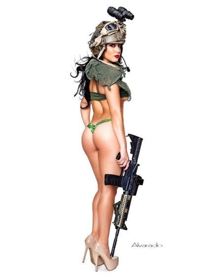 Пин ап девушки в военной форме