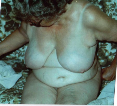 Сиськи очень старых бабушек