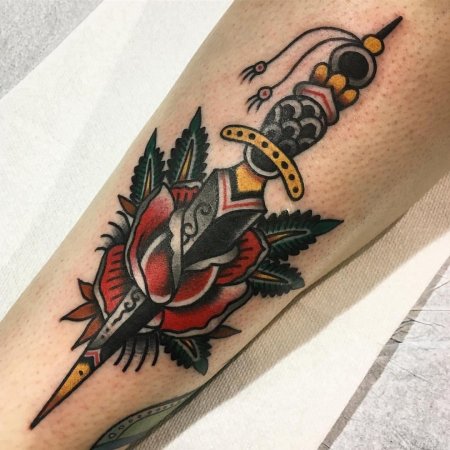 Кинжал тату традишнл