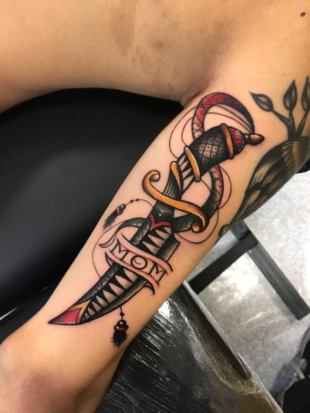 Нож тату традишнл