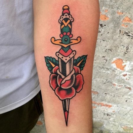 Кинжал тату традишнл