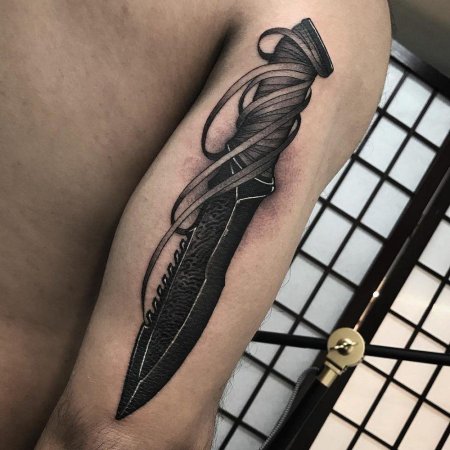 Эскиз тату нож