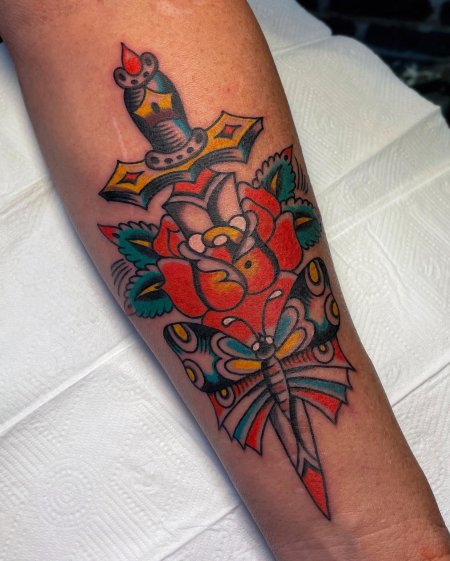 Кинжал тату традишнл