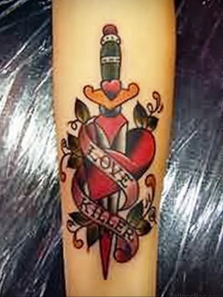 Тату кинжал в сердце
