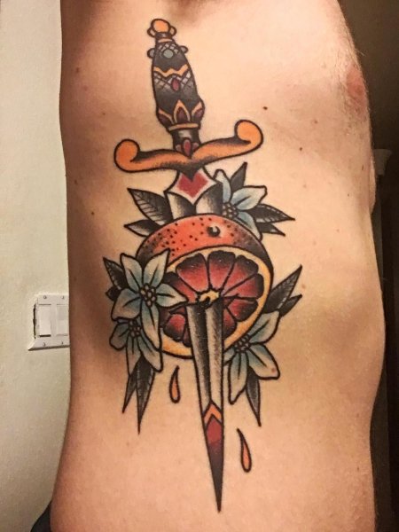 Кинжал тату традишнл