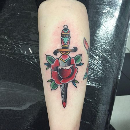 Кинжал тату традишнл