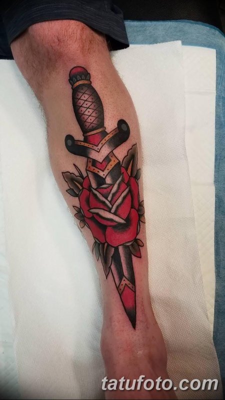 Кинжал традишинал тату