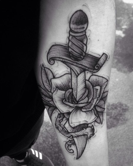 Кинжал и роза