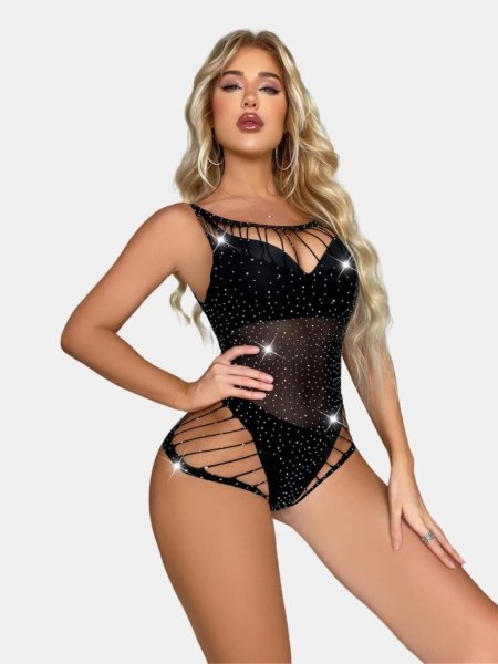 Эротические костюмы в сетку со стразами