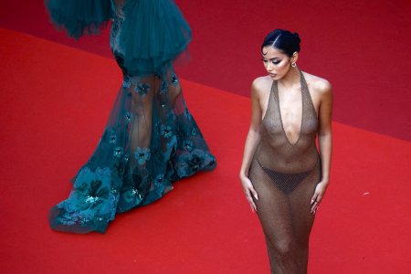 Полностью прозрачное платье