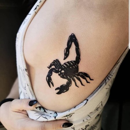 Тату скорпион
