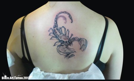 Тату скорпион на лопатке мужские