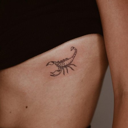 Мини тату скорпион