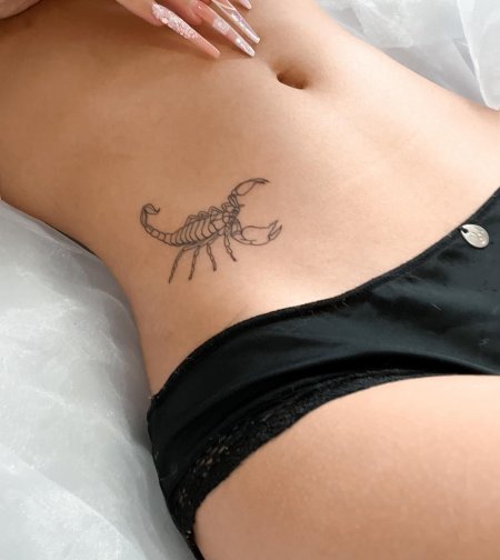 Скорпион тату для девушек