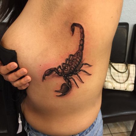 Тату скорпион
