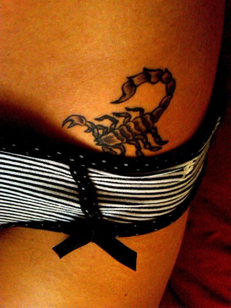 Тату скорпион