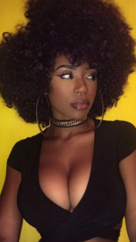 Большая грудь негритянки