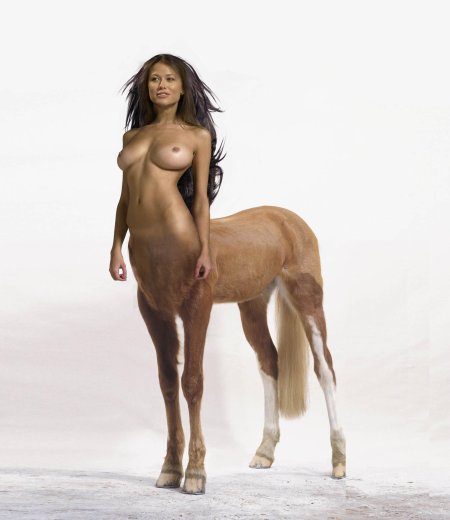 Голая девушка кентавр