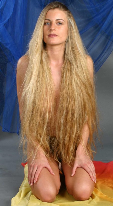 Очень красивые длинноволосые девушки