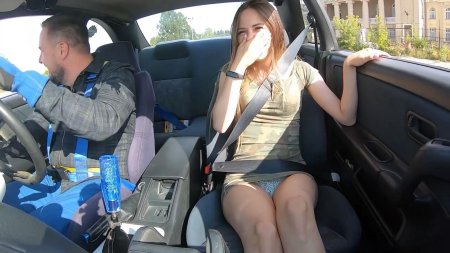 Дрифт такси с девушкой без трусиков