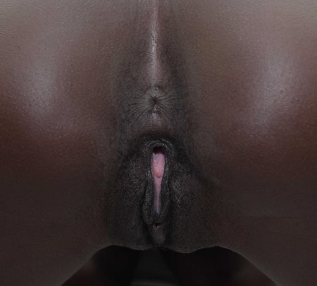 Красивый женский чёрный анус