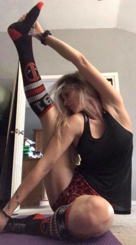 Голые с хорошей растяжкой