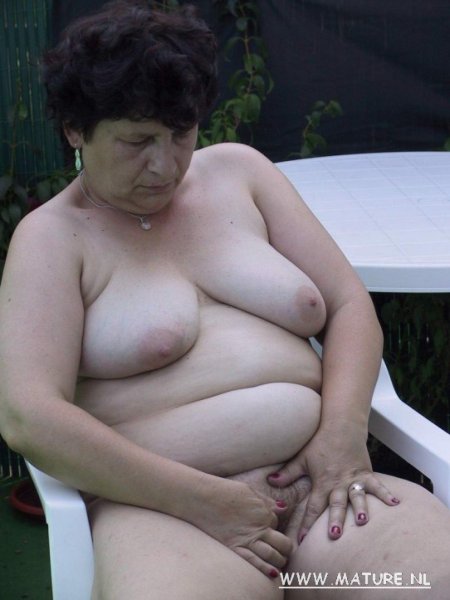 Старухи на даче