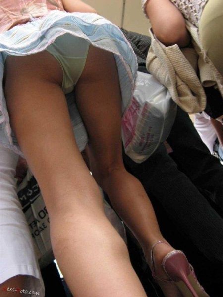 Красивые девушки под юбкой