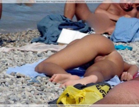 Красивые девушки на нудиском пляже