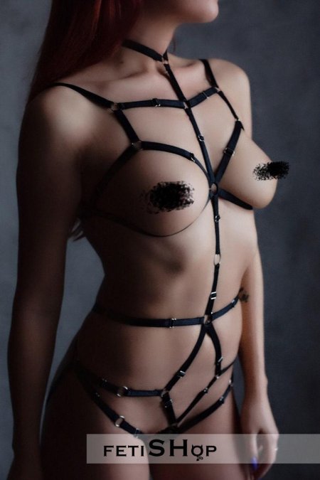 Портупея на голое тело