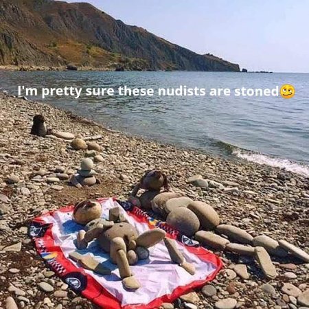 На нудистских пляжах