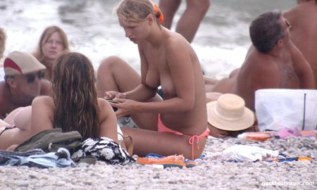 Пляж топлес