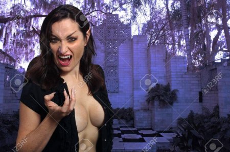 Секси вампирша