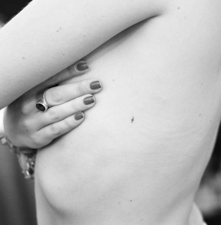 Тату для девушек маленькие