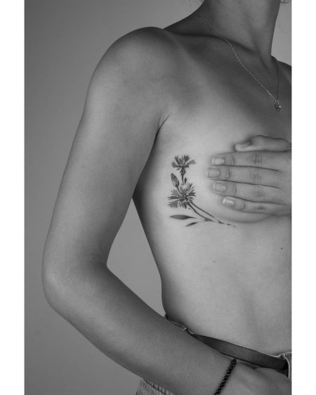 Татуировки для девушек под грудью