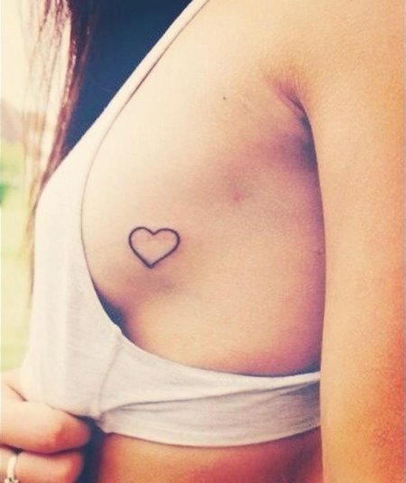 Тату сердце маленькое