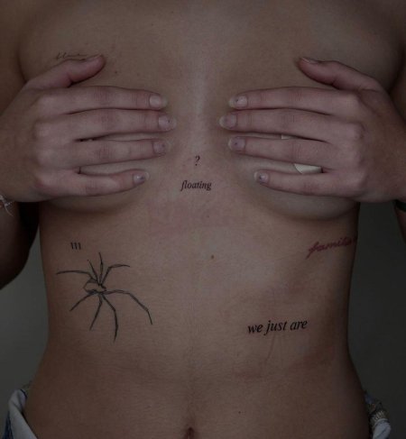 Татуировка небольшая