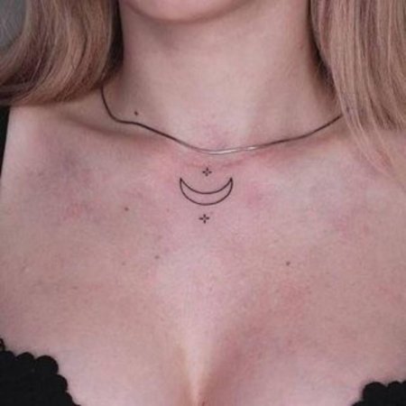 Мини тату на ключице