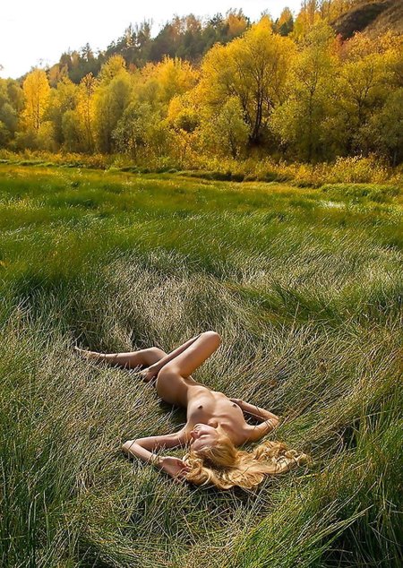 Девушки на природе эротика