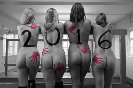 Смешные демотиваторы с голыми бабами