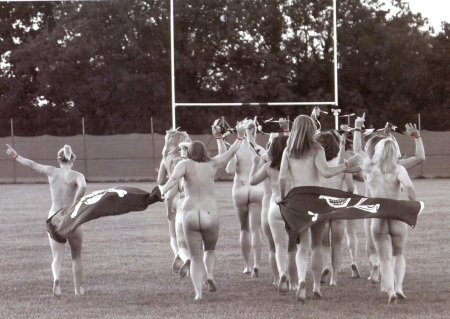 Женщины регбистки голые