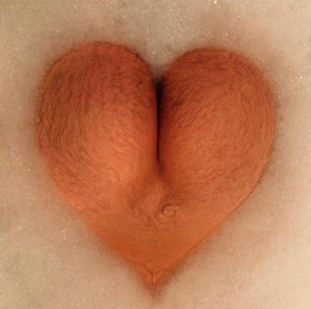 Попа в форме сердца