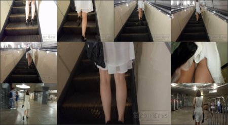 Мини юбки в метро