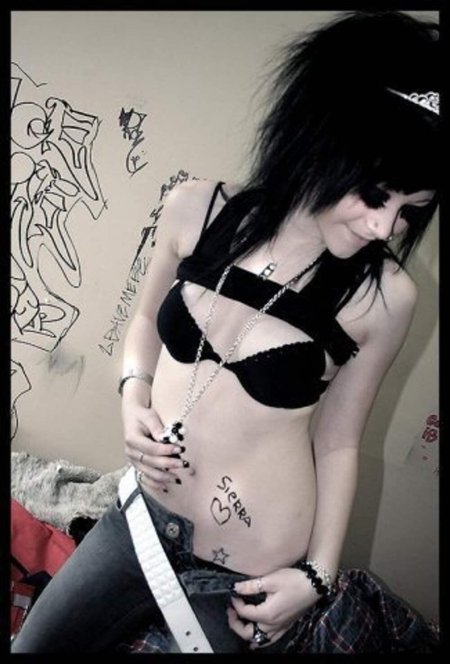 Эмо девушка