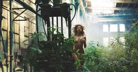 Эротическая фотосессия на заводе